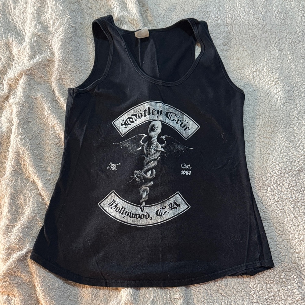 Motley Crüe  Graphic Muscle Tank - Hollywood CA Logo